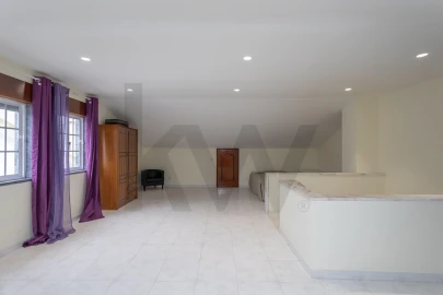 Moradia T4 para Venda em Algueirão-Mem Martins