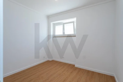 Apartamento T2 para Arrendamento em Alcantara