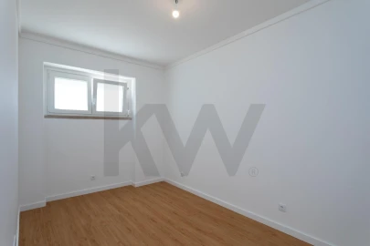 Apartamento T2 para Arrendamento em Alcantara