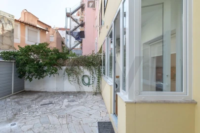 Apartamento T2 para Arrendamento em Alcantara