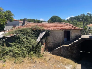Moradia T3 para Venda em Foz do Sousa e Covelo