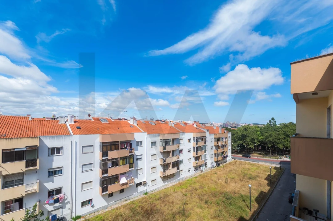 Apartamento T2 para Venda em Algueirão-Mem Martins Foto 24