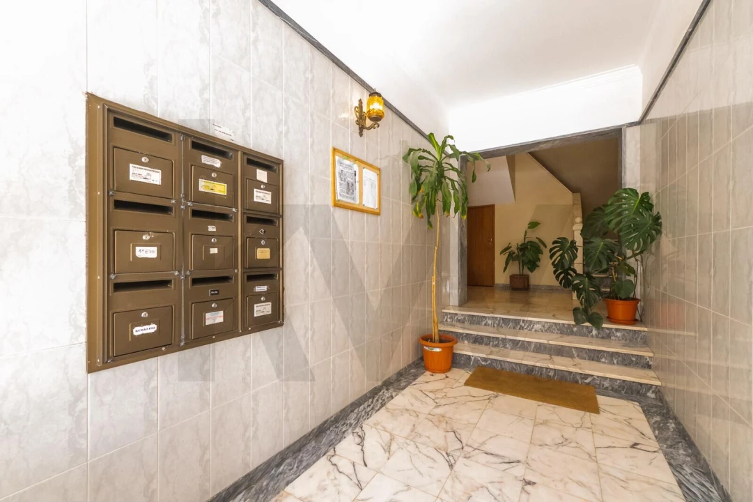 Apartamento T2 para Venda em Algueirão-Mem Martins Foto 28