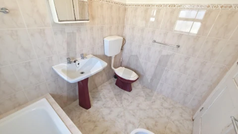 Moradia T3 para Venda em Achadinha