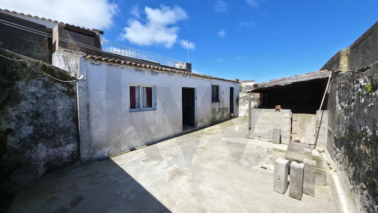 Moradia T3 para Venda em Achadinha Foto 22