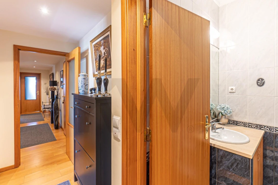 Apartamento T3 para Venda em Mafamude e Vilar do Paraíso Foto 16