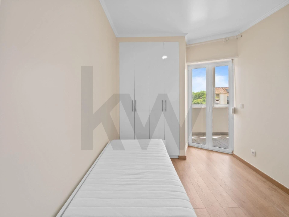 Apartamento T2 para Arrendamento em Carcavelos e Parede Foto 16