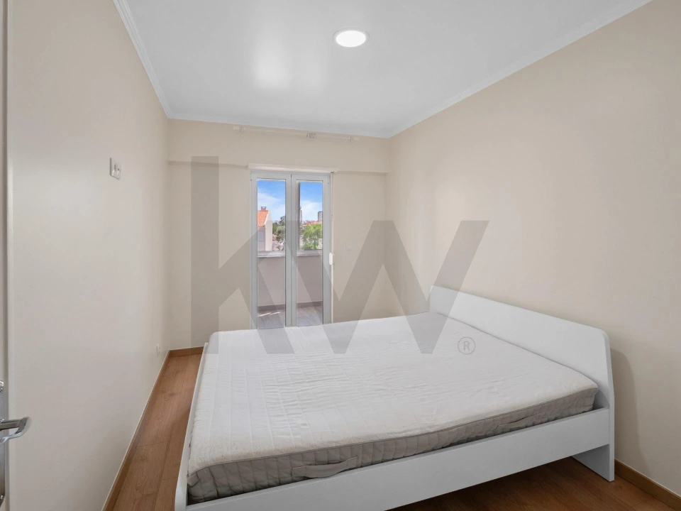 Apartamento T2 para Arrendamento em Carcavelos e Parede Foto 13