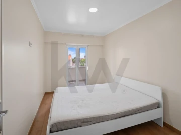 Apartamento T2 para Arrendamento em Carcavelos e Parede