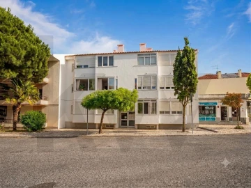 Apartamento T2 para Arrendamento em Carcavelos e Parede