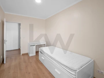 Apartamento T2 para Arrendamento em Carcavelos e Parede