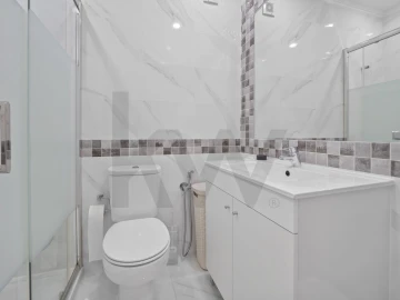 Apartamento T2 para Arrendamento em Carcavelos e Parede
