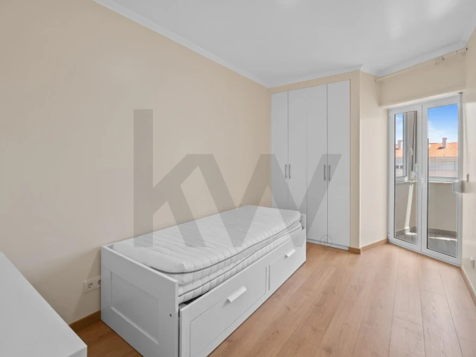 Apartamento T2 para Arrendamento em Carcavelos e Parede Foto 15