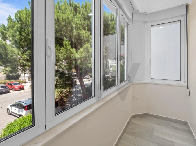 Apartamento T2 para Arrendamento em Carcavelos e Parede Foto 5