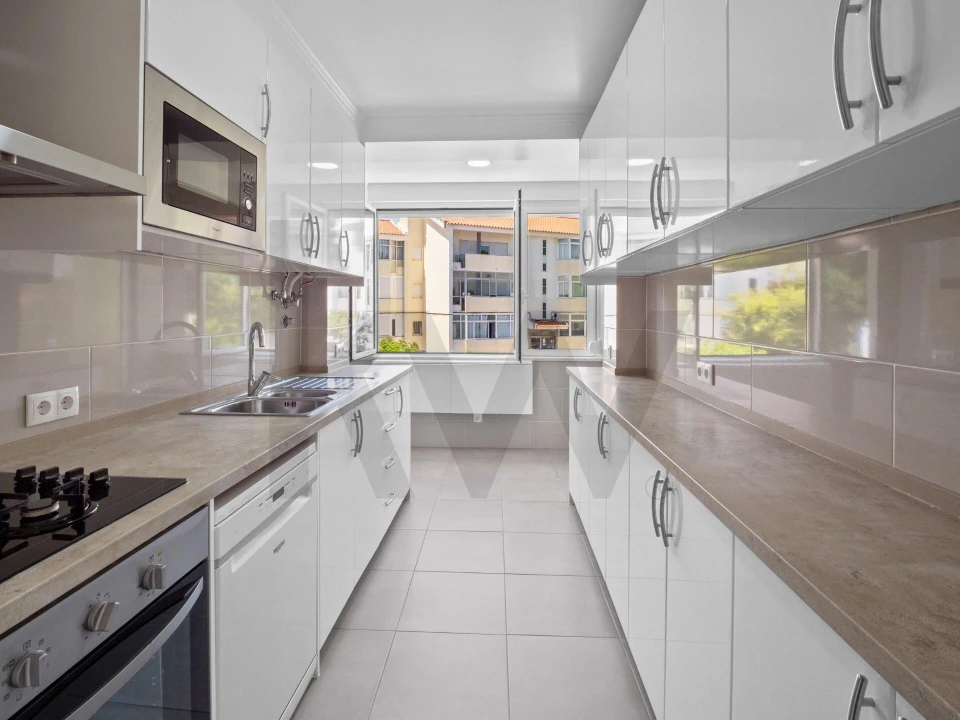 Apartamento T2 para Arrendamento em Carcavelos e Parede Foto 9