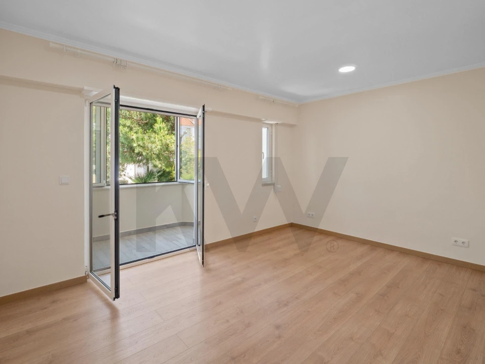 Apartamento T2 para Arrendamento em Carcavelos e Parede Foto 2
