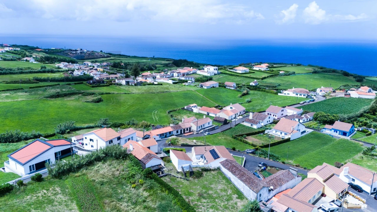 Moradia T3 para Venda em Lomba da Fazenda Foto 9