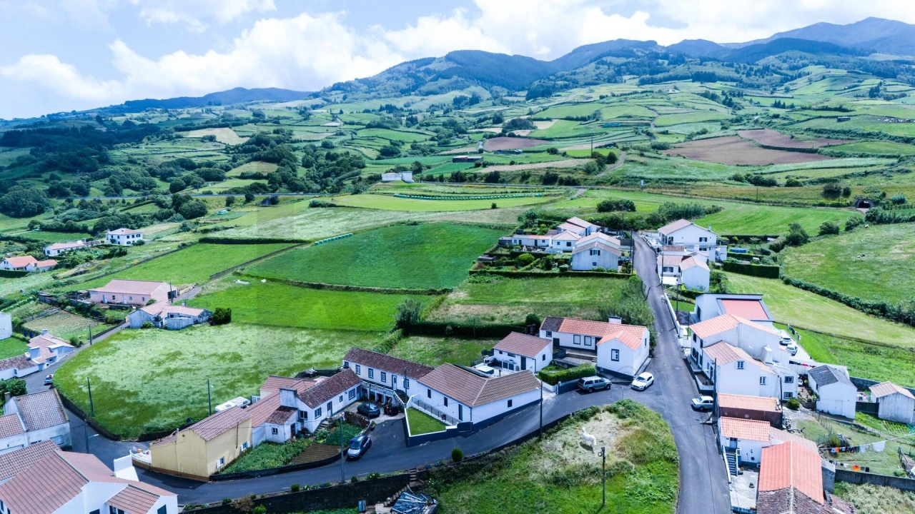 Moradia T3 para Venda em Lomba da Fazenda Foto 8