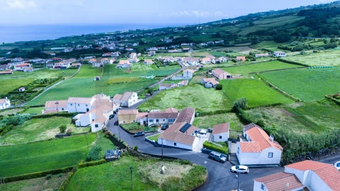 Moradia T3 para Venda em Lomba da Fazenda