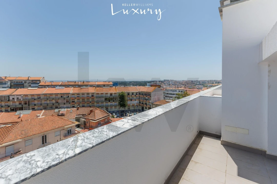 Apartamento T4 para Venda em Almada, Cova da Piedade, Pragal e Cacilhas Foto 25
