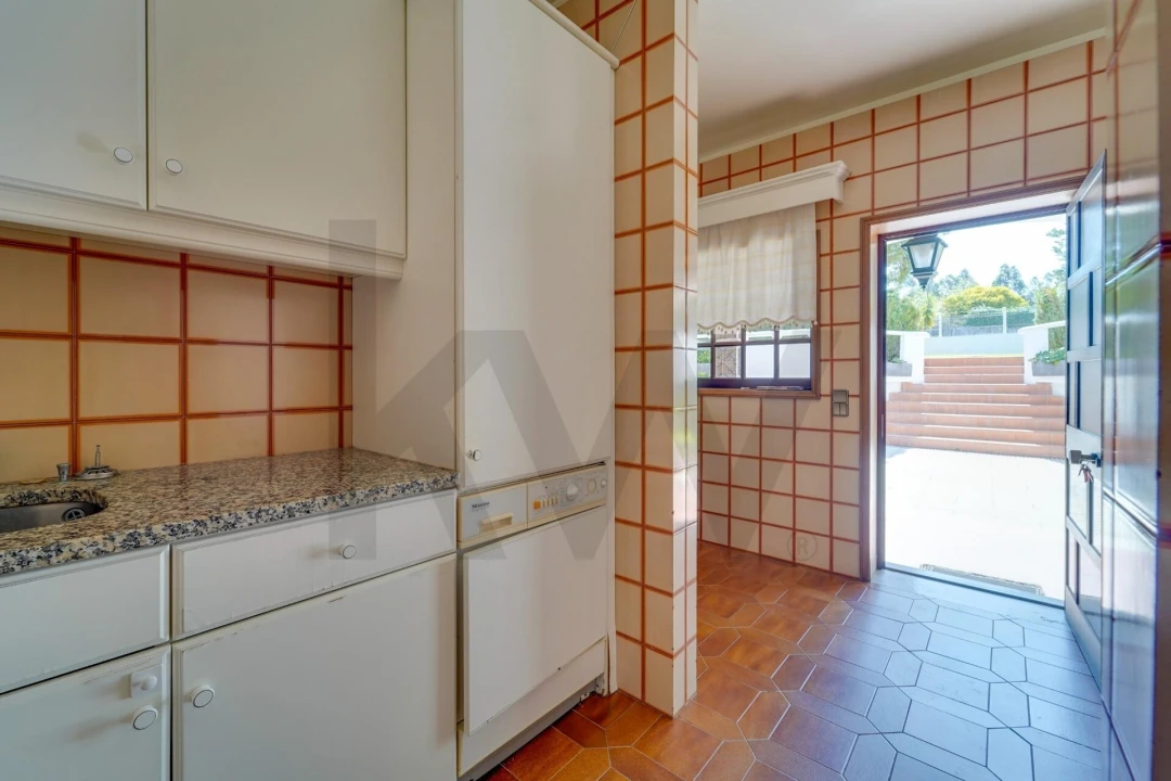 Moradia T7 para Venda em Recardães e Espinhel Foto 13
