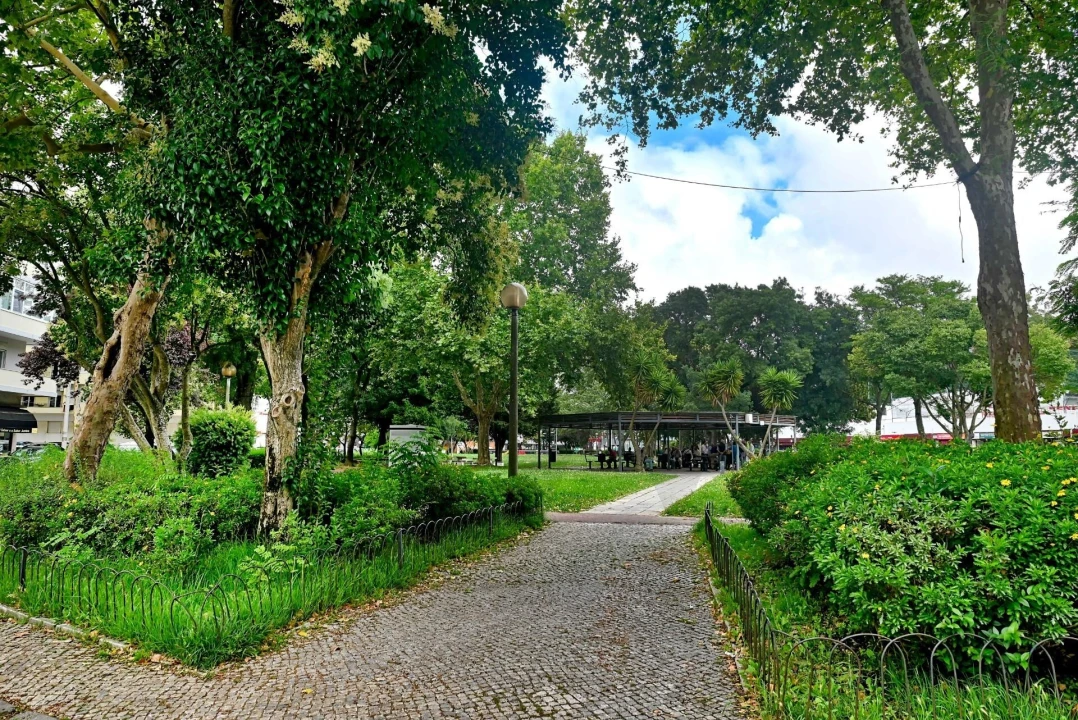 Apartamento T2 para Venda em Benfica Foto 4