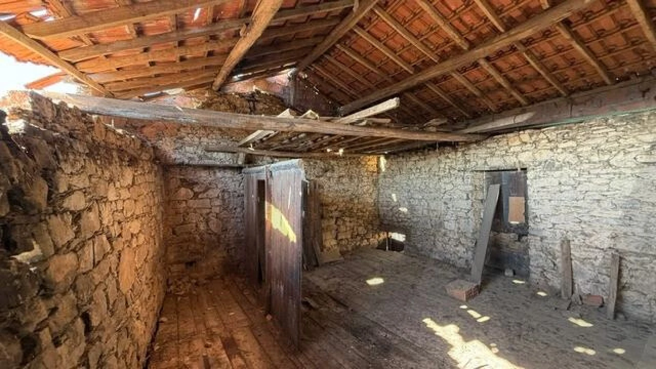 Moradia T2 para Venda em Sarnadas de São Simão Foto 1