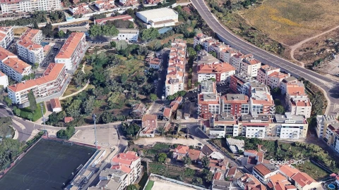Terreno para Venda em Carnaxide e Queijas