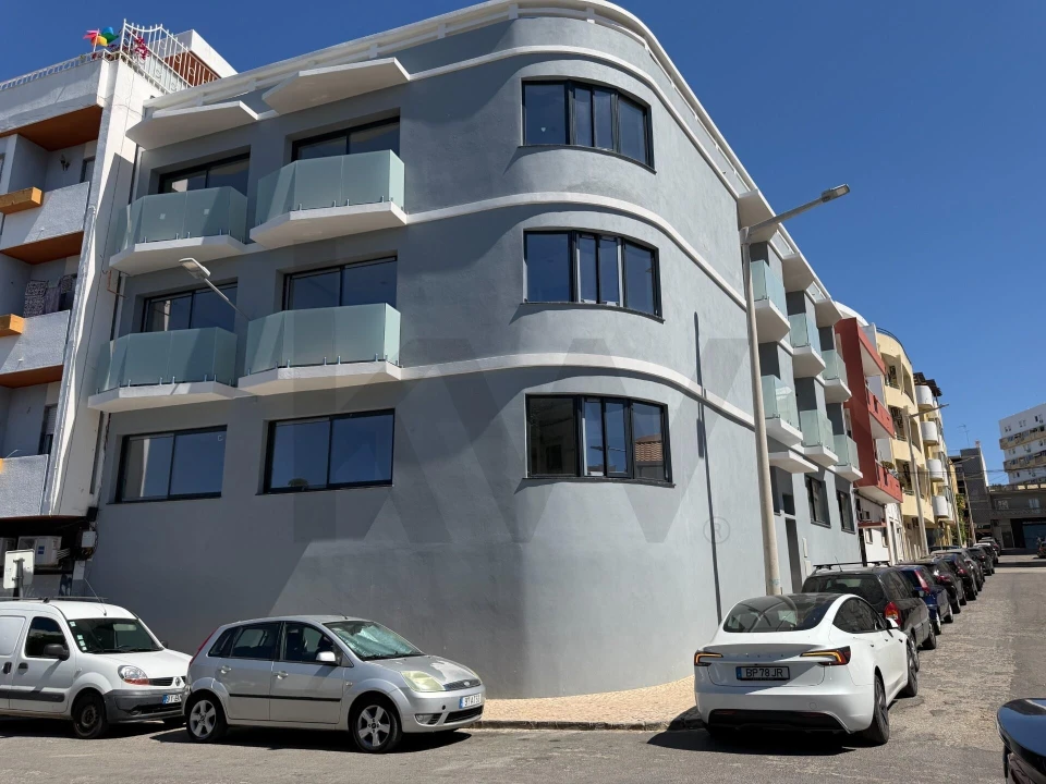 Prédio para Venda em Faro (Sé e São Pedro) Foto 1
