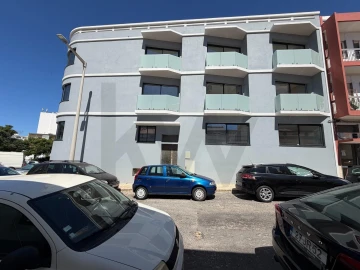 Prédio para Venda em Faro (Sé e São Pedro)