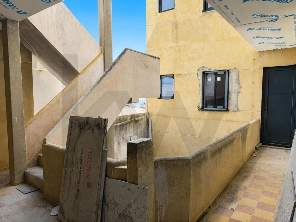 Prédio para Venda em Faro (Sé e São Pedro) Foto 6
