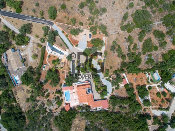 Moradia T4 para Venda em Santa Barbara de Nexe Foto 34