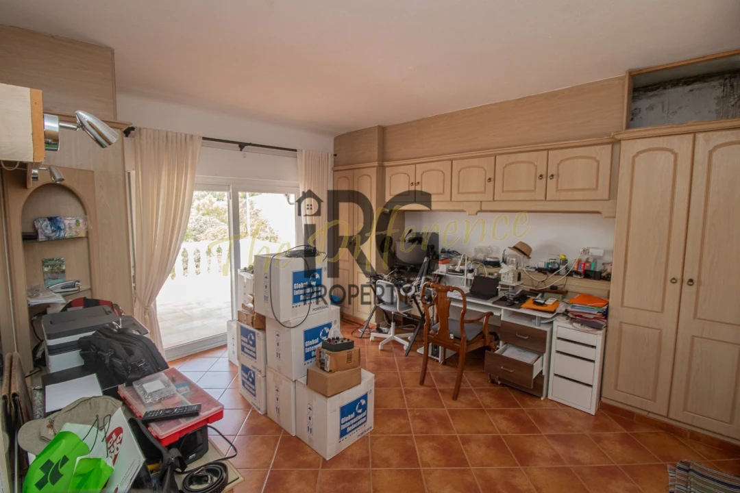 Moradia T4 para Venda em Santa Barbara de Nexe Foto 16