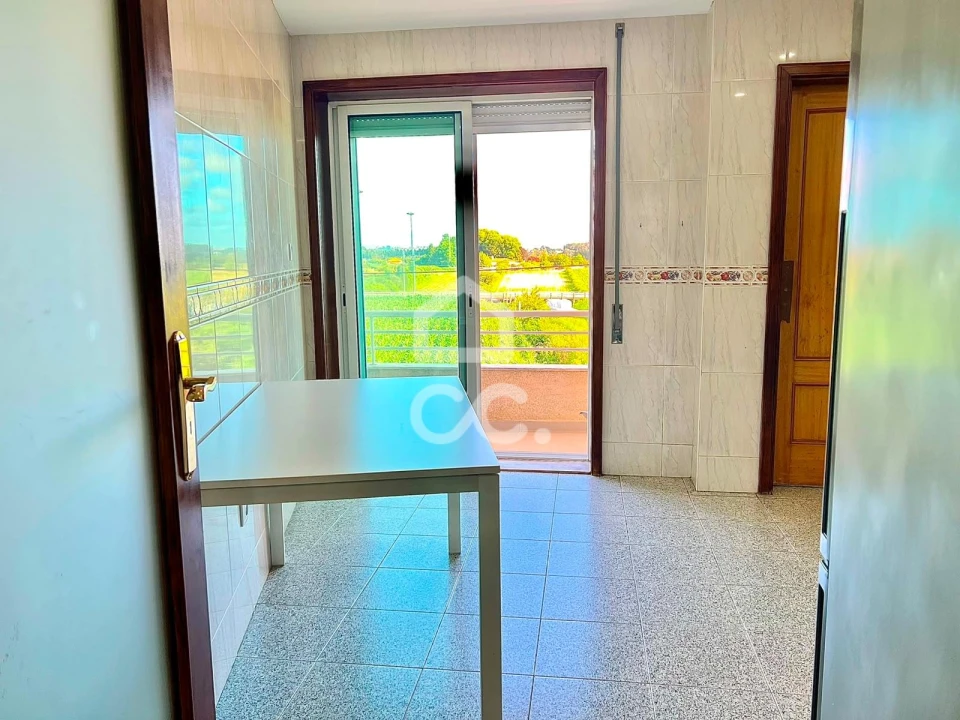 Apartamento T1 para Venda em Castêlo da Maia Foto 11