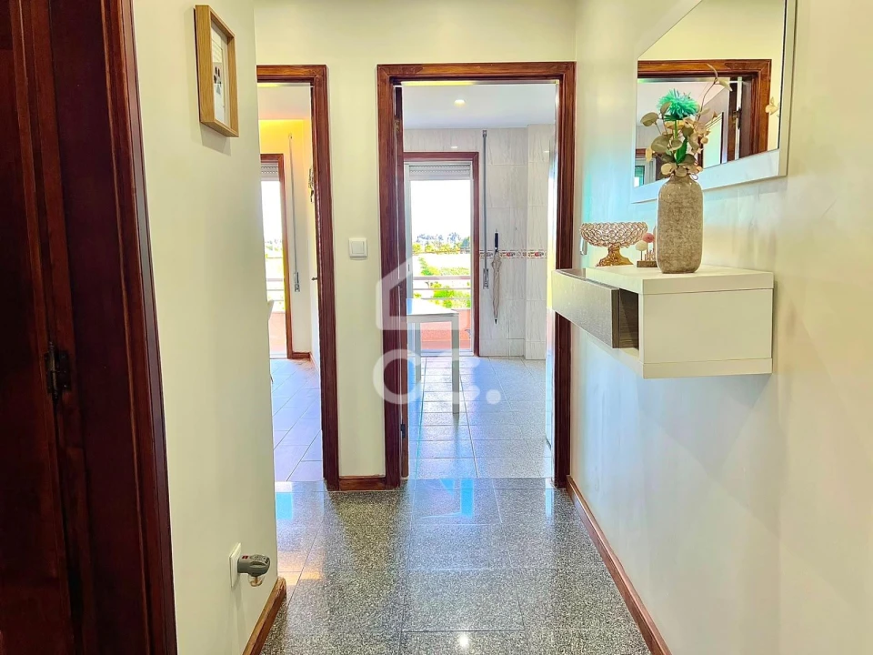 Apartamento T1 para Venda em Castêlo da Maia Foto 9