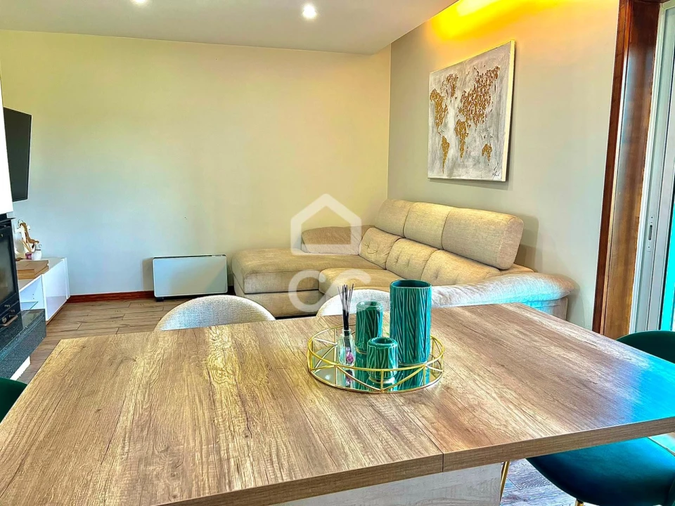 Apartamento T1 para Venda em Castêlo da Maia Foto 2