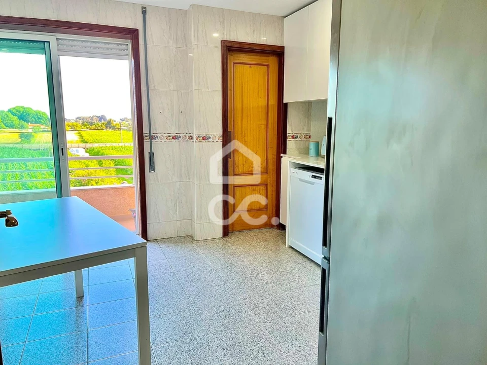 Apartamento T1 para Venda em Castêlo da Maia Foto 12