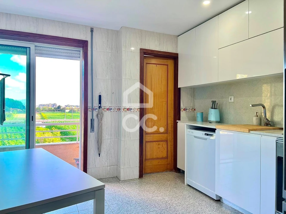 Apartamento T1 para Venda em Castêlo da Maia Foto 14