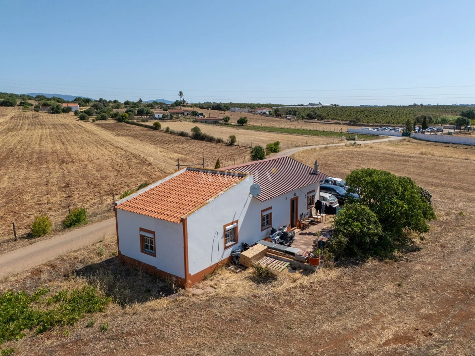 Moradia T1 para Venda em Odiaxere Foto 1