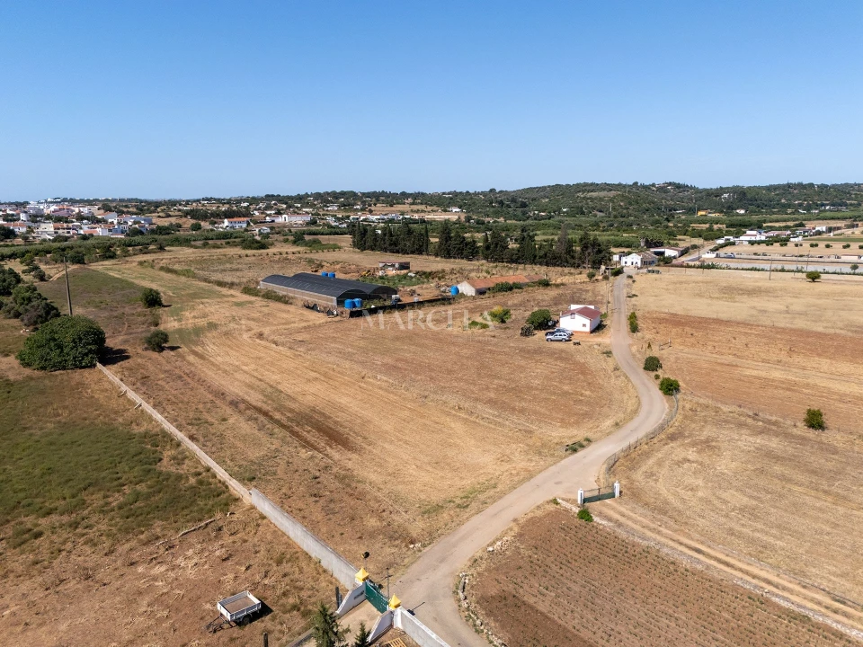 Moradia T1 para Venda em Odiaxere Foto 4