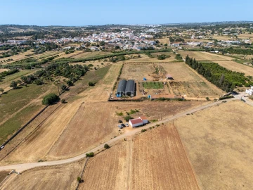 Moradia T1 para Venda em Odiaxere
