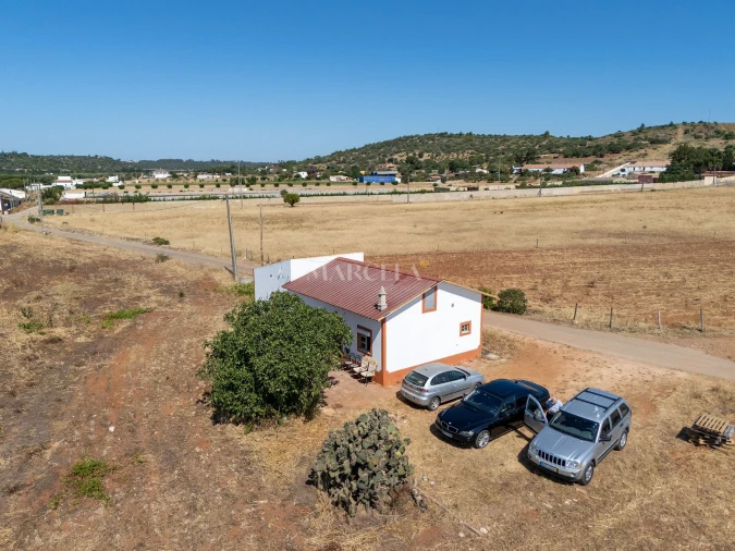 Moradia T1 para Venda em Odiaxere Foto 5
