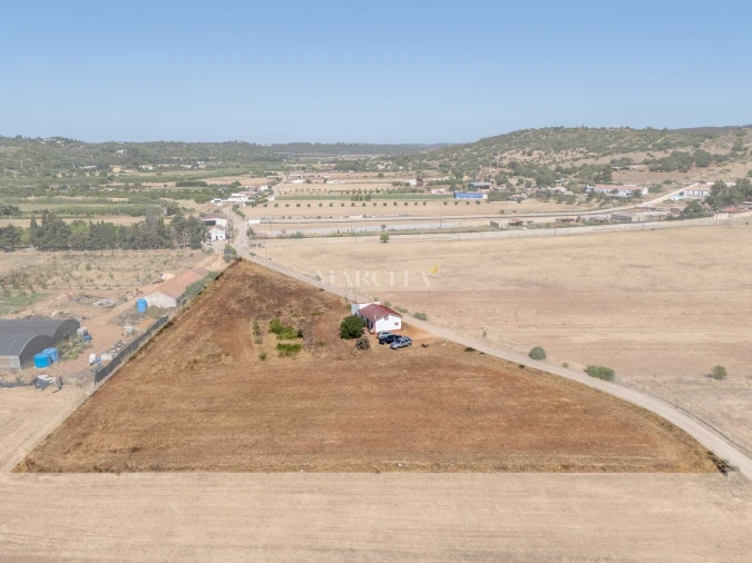 Moradia T1 para Venda em Odiaxere Foto 3