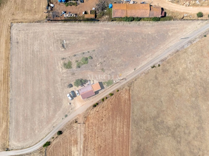Moradia T1 para Venda em Odiaxere Foto 18