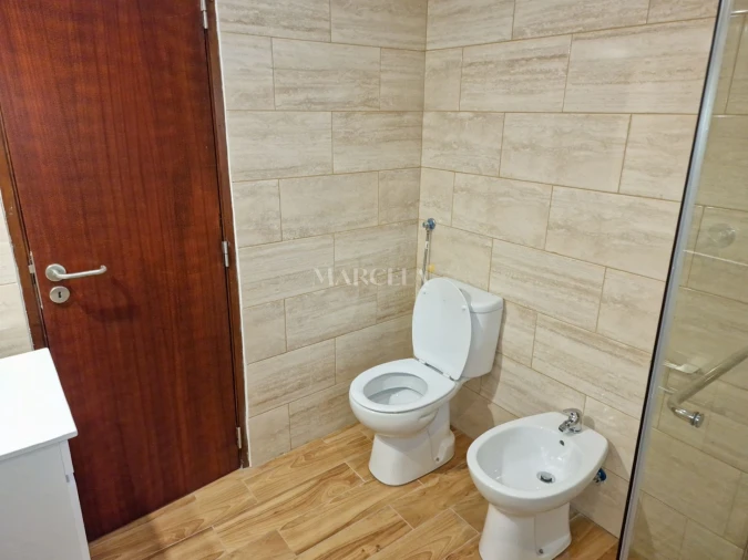 Moradia T1 para Venda em Odiaxere Foto 11