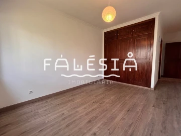 Apartamento T3 para Venda em Albufeira e Olhos de Água