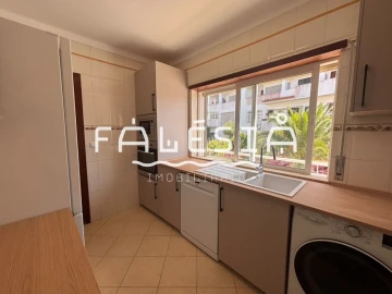 Apartamento T3 para Venda em Albufeira e Olhos de Água