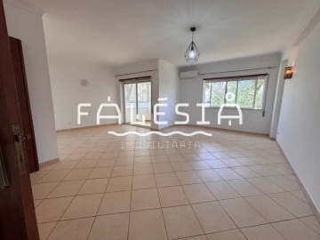 Apartamento T3 para Venda em Albufeira e Olhos de Água