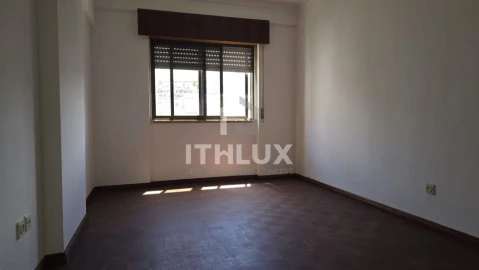 Apartamento T1 para Venda em Cacém e São Marcos