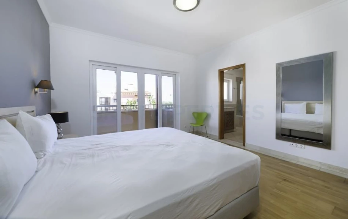Apartamento T2 para Venda em Quarteira Foto 7